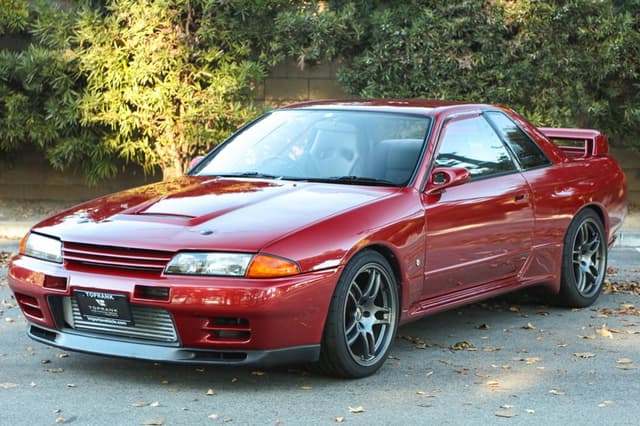1992 Nissan Skyline JDM car for sale — photo 3 of 25