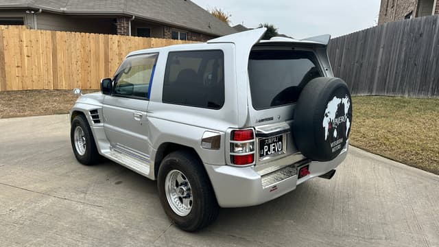 1998 Mitsubishi Pajero JDM car for sale — photo 3 of 25