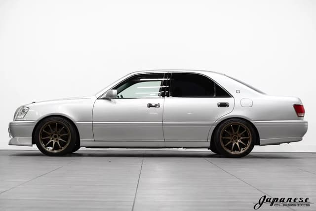 1999 Toyota Crown JDM car for sale — photo 4 of 25