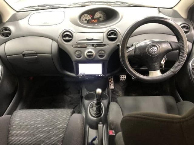 2001 Toyota Vitz JDM car for sale — photo 5 of 6