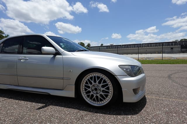 1998 Toyota Altezza JDM car for sale — photo 5 of 19