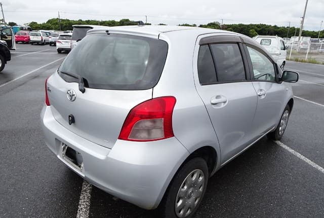 2005 Toyota Vitz JDM car for sale — photo 5 of 25