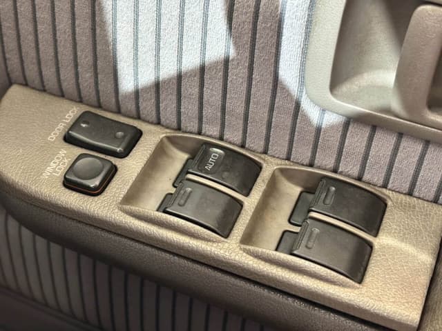 1991 Toyota Land Cruiser Prado JDM car for sale — photo 18 of 25