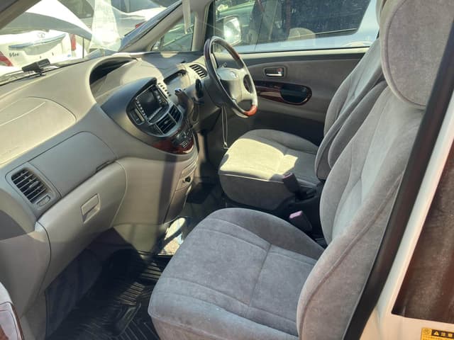 2001 Toyota Estima JDM car for sale — photo 7 of 11