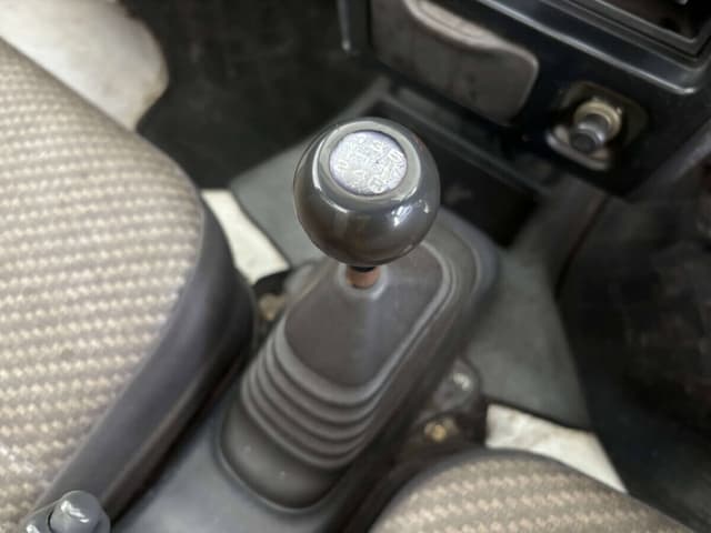 1999 Daihatsu Hijet JDM car for sale — photo 13 of 24
