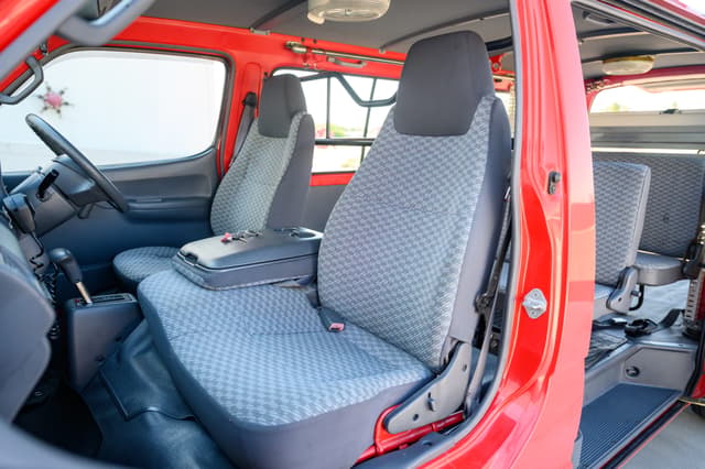 1999 Toyota HiAce JDM car for sale — photo 13 of 23