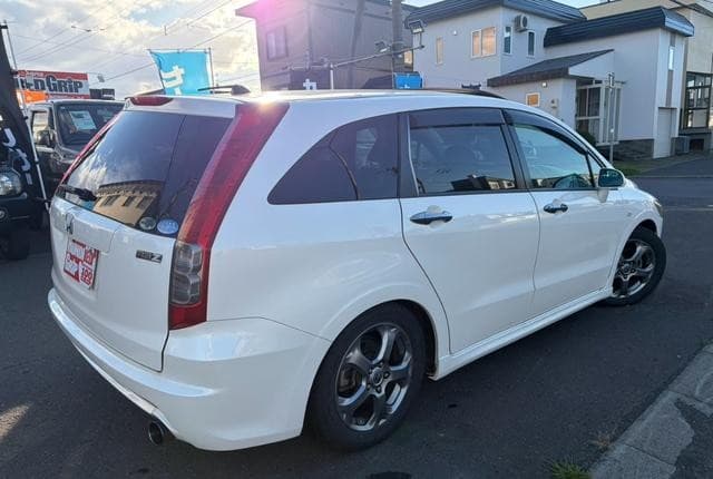 2007 Honda Stream JDM car for sale — photo 2 of 25