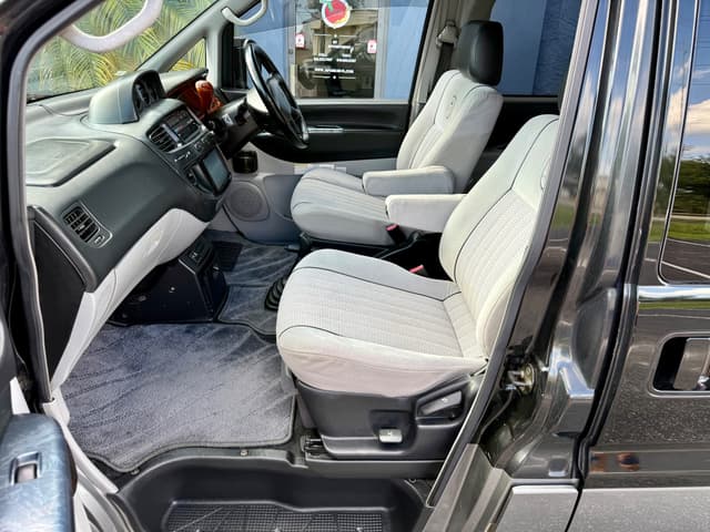 2000 Mitsubishi Delica JDM car for sale — photo 16 of 25