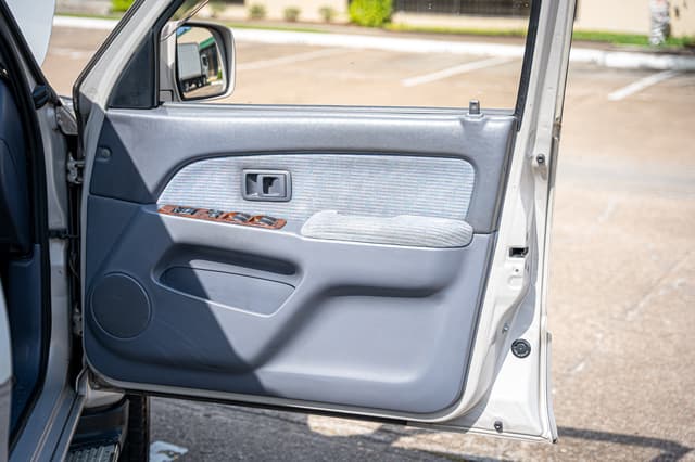 1996 Toyota Hilux Surf JDM car for sale — photo 6 of 14