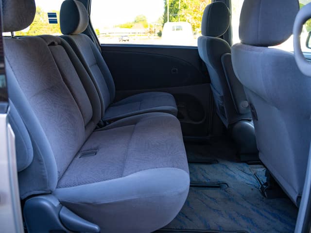 2001 Toyota Estima JDM car for sale — photo 14 of 17