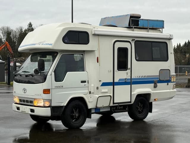 1996 Toyota HiAce JDM car for sale — photo 10 of 21