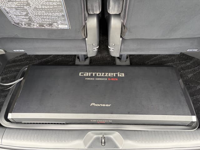 2010 Toyota Vellfire JDM car for sale — photo 9 of 23