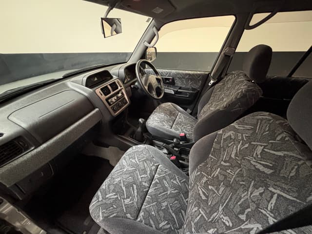 2000 Mitsubishi Pajero JDM car for sale — photo 16 of 25
