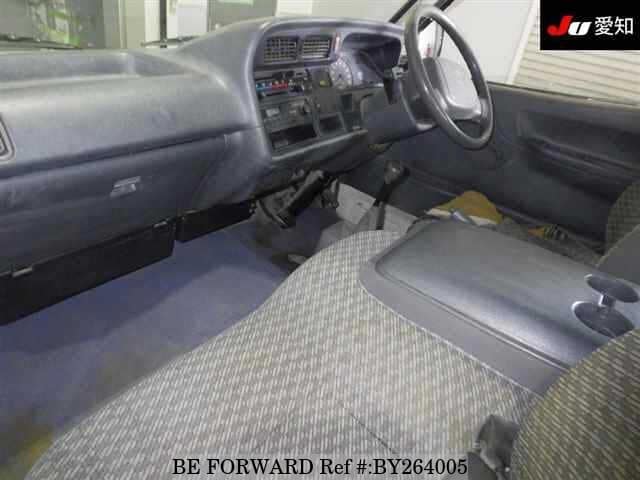 2003 Toyota HiAce JDM car for sale — photo 3 of 5