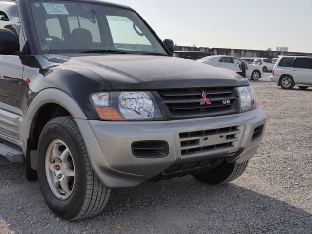 2001 Mitsubishi Pajero JDM car for sale — photo 11 of 25