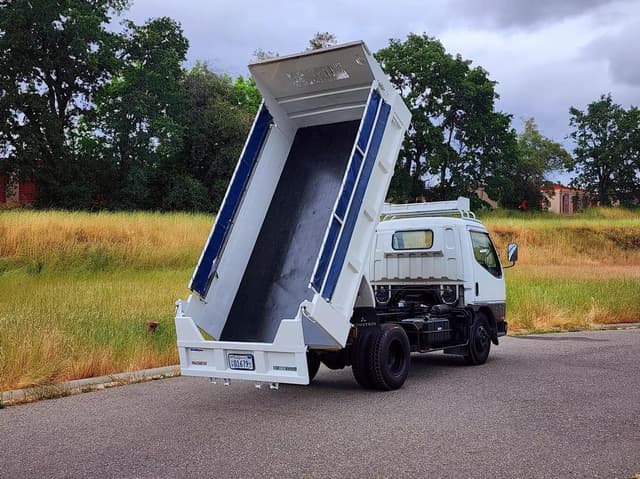 1996 Mitsubishi Canter JDM car for sale — photo 10 of 24