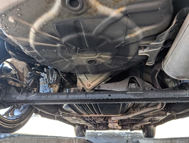 1999 Nissan Tino JDM car for sale — photo 22 of 23
