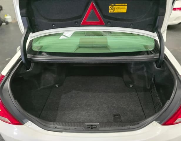 2011 Toyota Majesta JDM car for sale — photo 11 of 20