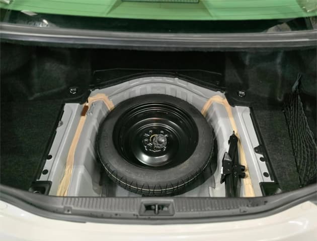2011 Toyota Majesta JDM car for sale — photo 13 of 20