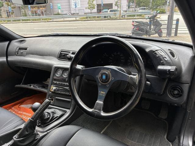 1992 Nissan Skyline JDM car for sale — photo 14 of 20