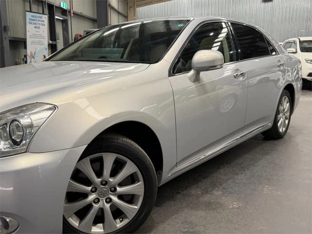 2010 Toyota Majesta JDM car for sale — photo 10 of 25