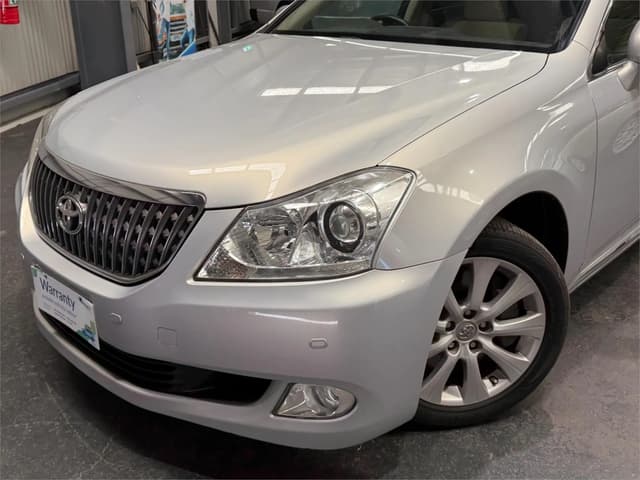 2010 Toyota Majesta JDM car for sale — photo 11 of 25