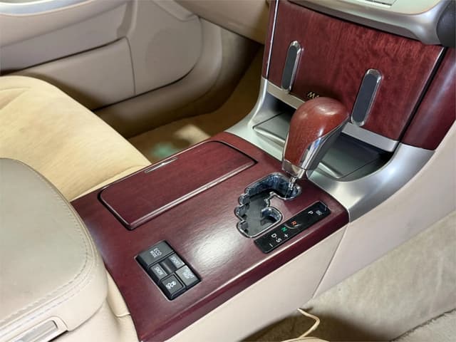 2010 Toyota Majesta JDM car for sale — photo 17 of 25