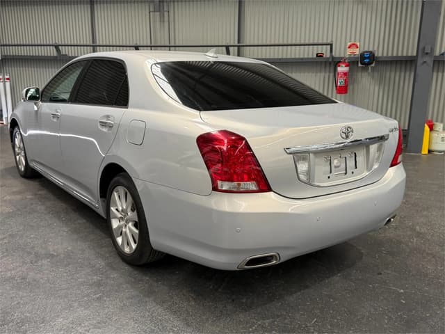 2010 Toyota Majesta JDM car for sale — photo 2 of 25
