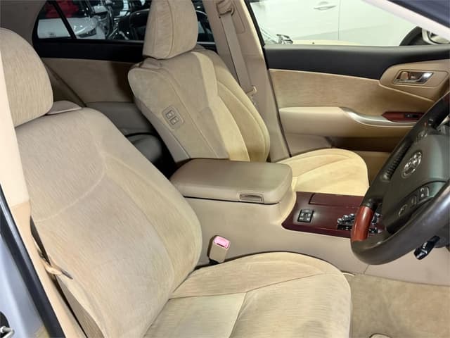 2010 Toyota Majesta JDM car for sale — photo 20 of 25