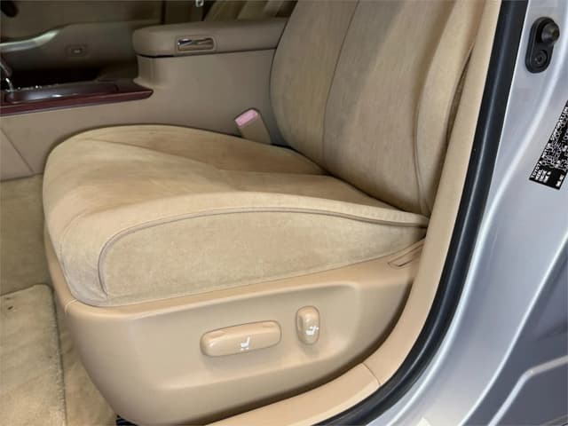 2010 Toyota Majesta JDM car for sale — photo 24 of 25