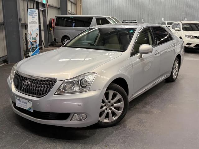 2010 Toyota Majesta JDM car for sale — photo 4 of 25