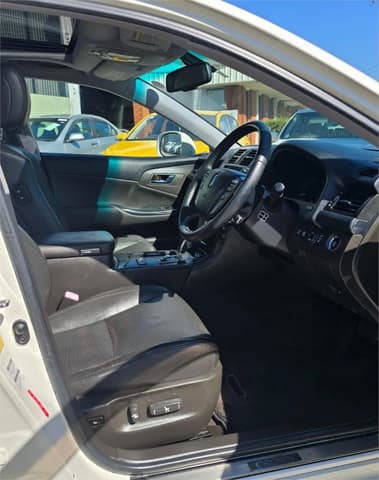 2009 Toyota Crown JDM car for sale — photo 10 of 19
