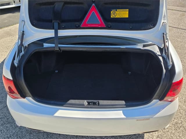 2009 Toyota Crown JDM car for sale — photo 15 of 19