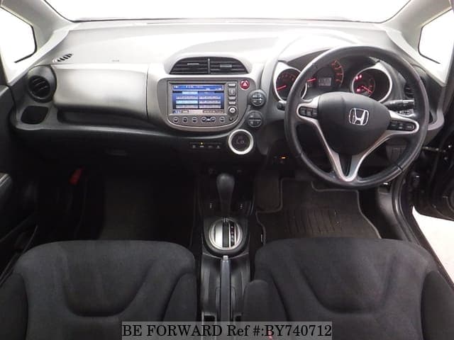 2010 Honda Fit JDM car for sale — photo 3 of 8