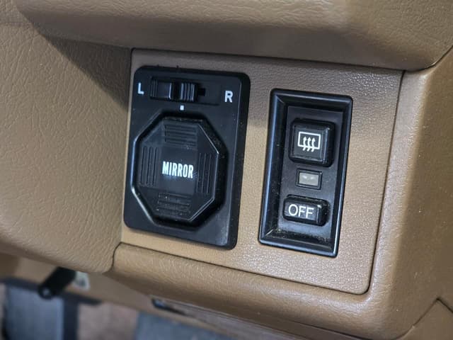 1987 Toyota Hilux Surf JDM car for sale — photo 13 of 25