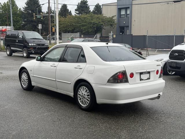 2005 Toyota Altezza JDM car for sale — photo 5 of 18