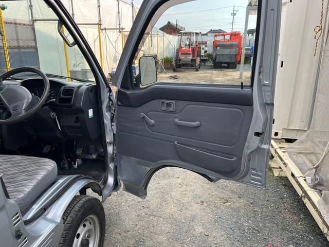 2002 Daihatsu Hijet JDM car for sale — photo 11 of 25