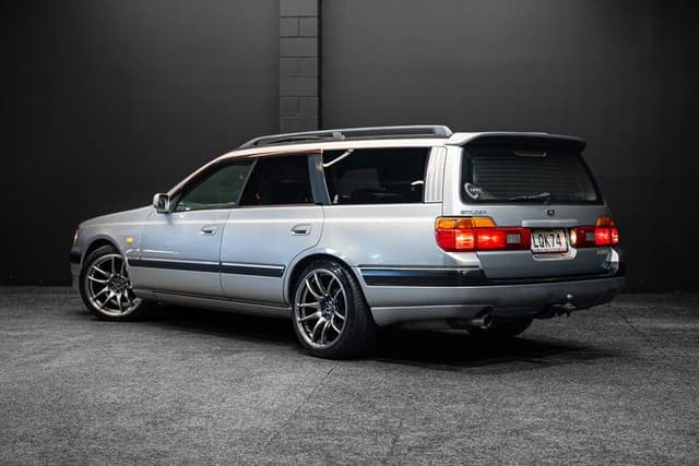 1997 Nissan Stagea JDM car for sale — photo 4 of 20