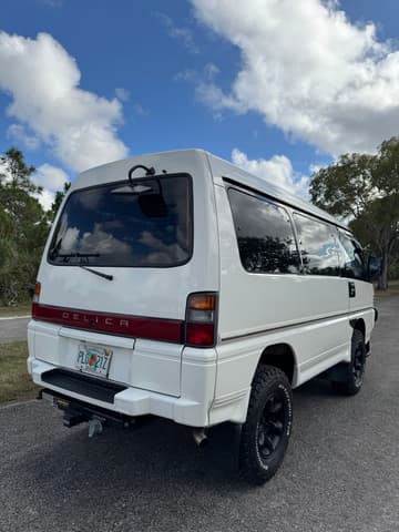 1994 Mitsubishi Delica JDM car for sale — photo 6 of 25