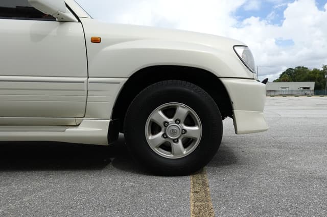 2000 Toyota Land Cruiser JDM car for sale — photo 4 of 17