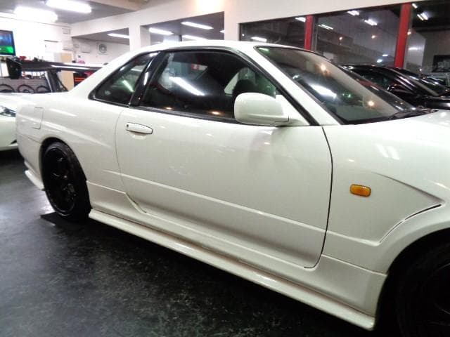 1998 Nissan Skyline JDM car for sale — photo 6 of 21