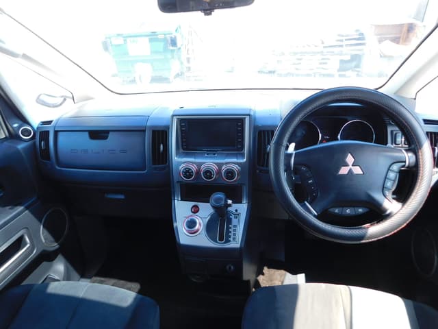 2007 Mitsubishi Delica JDM car for sale — photo 3 of 8
