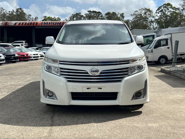 2011 Nissan Elgrand JDM car for sale — photo 2 of 16