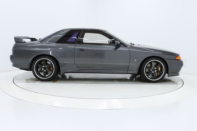 1992 Nissan Skyline JDM car for sale — photo 7 of 10