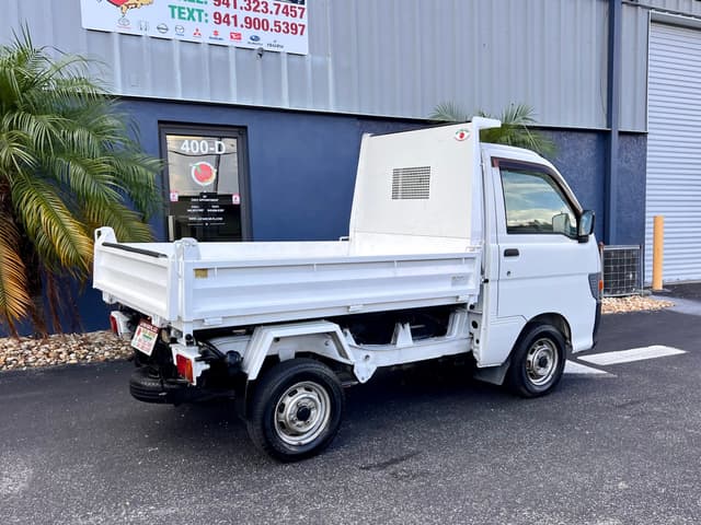 1998 Daihatsu Hijet JDM car for sale — photo 11 of 18