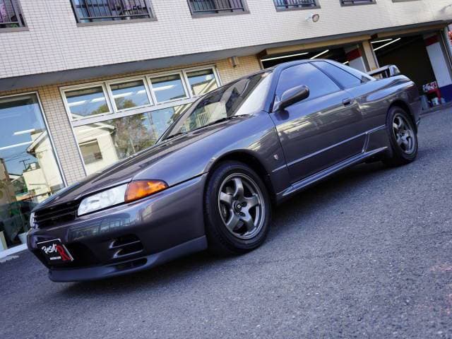 1992 Nissan Skyline JDM car for sale — photo 7 of 11