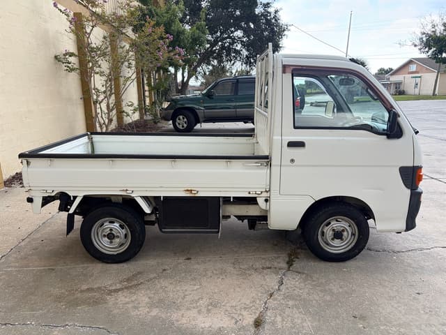 1996 Daihatsu Hijet JDM car for sale — photo 10 of 17