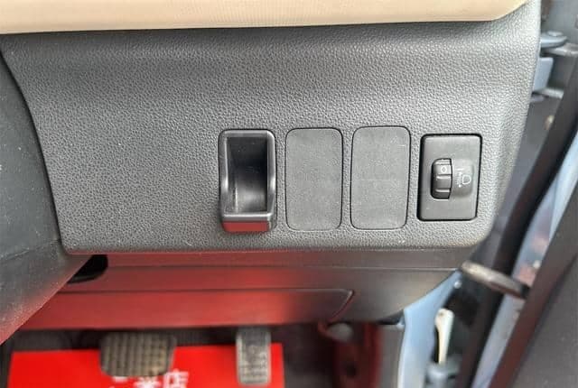 2011 Daihatsu Mira JDM car for sale — photo 7 of 19