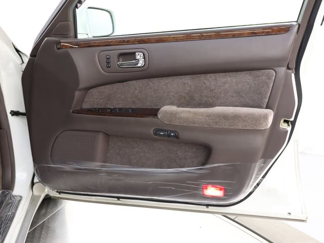 1998 Nissan Cima JDM car for sale — photo 21 of 25