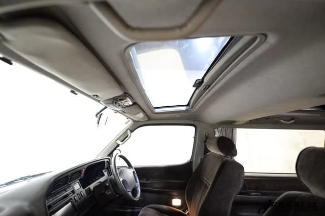 1995 Toyota HiAce JDM car for sale — photo 10 of 25